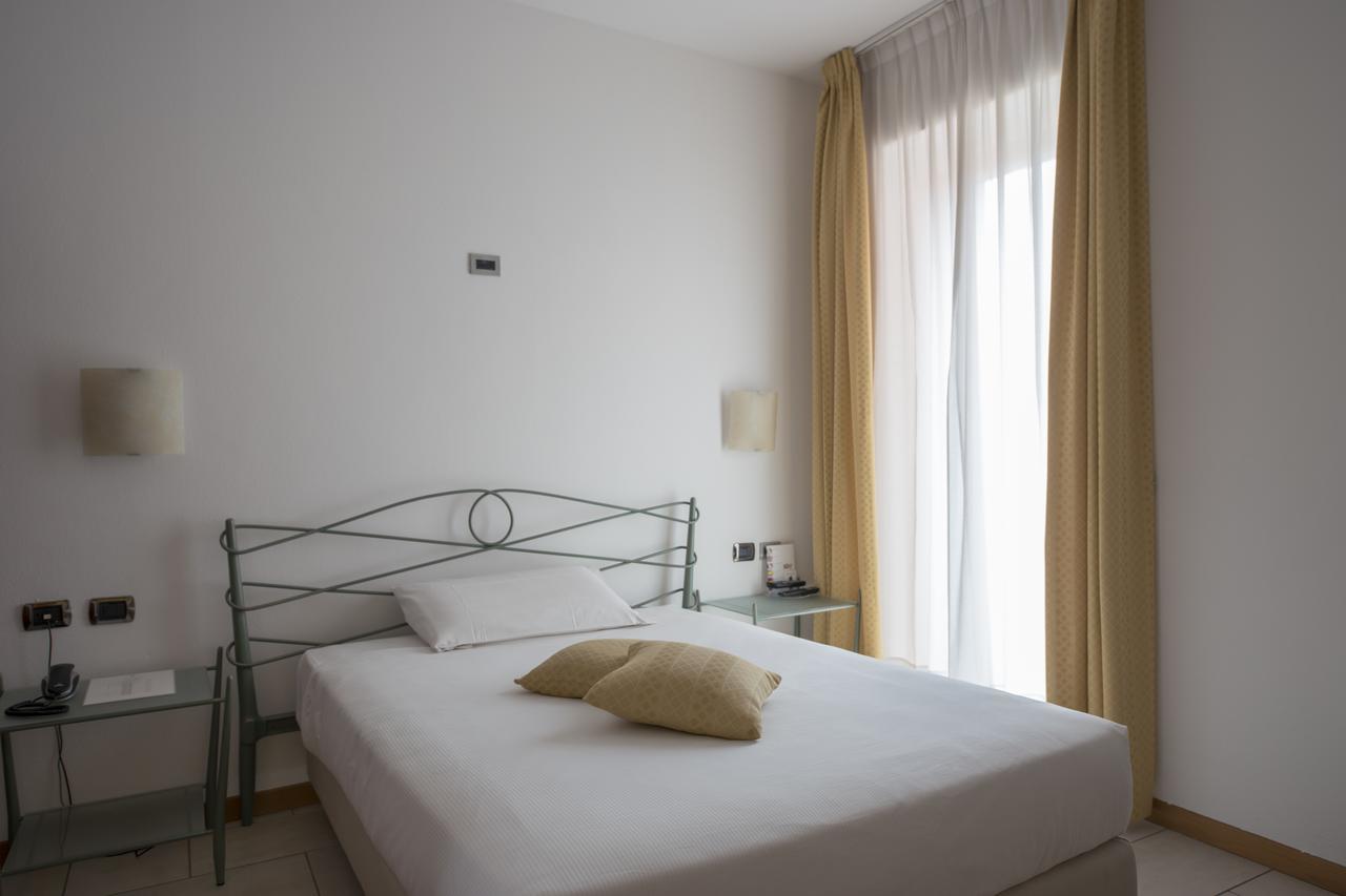 Hotel Villa Colico Habitación foto